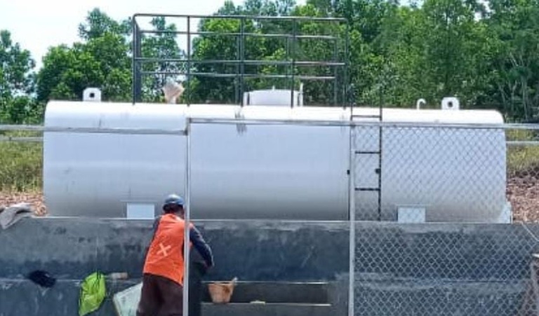Fuel storage tank produksi PT Karya Nasional Kalimantan, digunakan untuk penyimpanan bahan bakar di area kerja